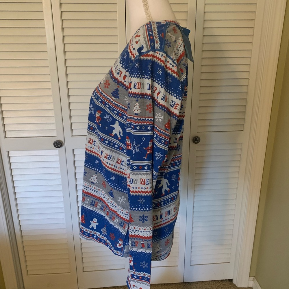 Brooks Run Merry Festive Blue and Gray Holiday Running Top NWT Size XL - Picture 2 of 6